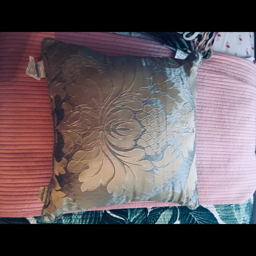 NW AUSTIN HORN CLASSICS GOLD SAGE DAMASK PILLOW